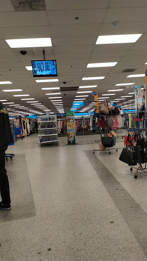Clothing Store «Ross Dress for Less», reviews and photos, 1425 E Hallandale Beach Blvd, Hallandale Beach, FL 33009, USA