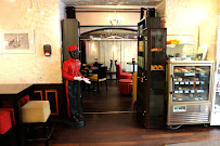 Atmosphère du Restaurant Le Comptoir des Loges - by Folie Royale à Annecy - n°4