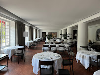 Atmosphère du Hôtel Restaurant Arcé à Saint-Étienne-de-Baïgorry - n°2
