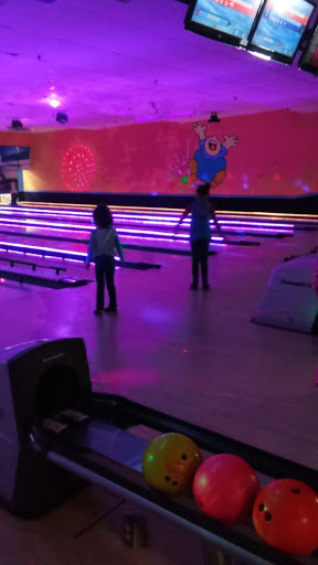 Bowling Alley «Spare Time Groton», reviews and photos, 27 Kings Hwy, Groton, CT 06340, USA