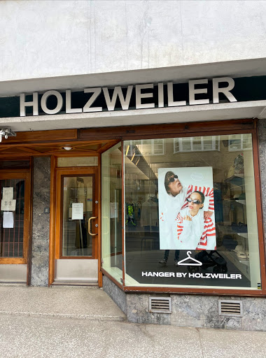 Holzweiler Brand Store