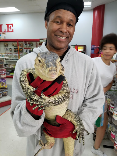 Shopping Mall «Hampton Plaza Shopping Center», reviews and photos, 4033 W Mercury Blvd, Hampton, VA 23666, USA