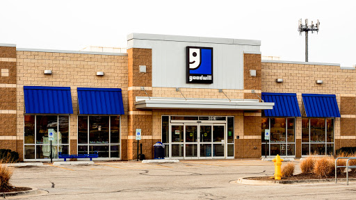 Non-Profit Organization «Goodwill Store & Donation Center», reviews and photos, 351 E Roosevelt Rd, Lombard, IL 60148, USA