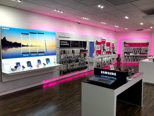 Cell Phone Store «T-Mobile», reviews and photos, 6952 Katella Ave, Cypress, CA 90630, USA