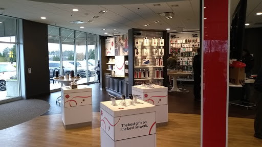 Cell Phone Store «Verizon», reviews and photos, 5150 Peachtree Pkwy Ste 400, Peachtree Corners, GA 30092, USA