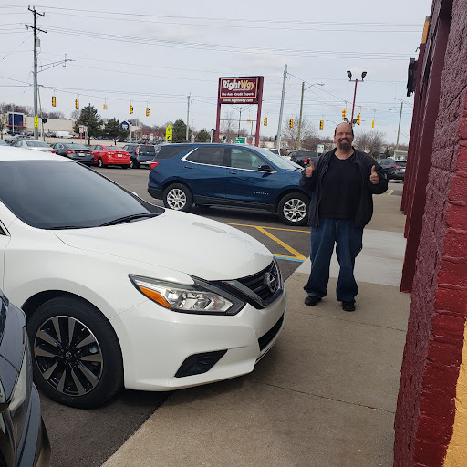 Car Dealer «RightWay Auto Sales», reviews and photos, 34966 S Gratiot Ave, Charter Twp of Clinton, MI 48035, USA