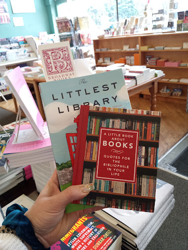 Book Store «Broadway Books», reviews and photos, 1714 NE Broadway St, Portland, OR 97232, USA