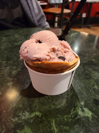 Ice Cream Shop «Grand Ole Creamery & Grand Pizza», reviews and photos, 750 Grand Ave, St Paul, MN 55105, USA