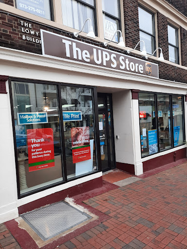 The UPS Store, 4 S Orange Ave, South Orange, NJ 07079, USA, 