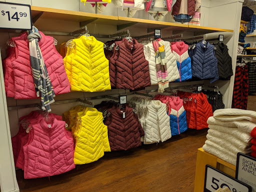 Clothing Store «Gap Outlet», reviews and photos, 250 N Plainfield Rd, West Lebanon, NH 03784, USA
