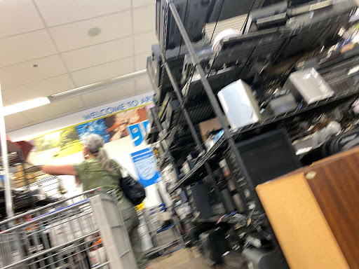 Thrift Store «Fountain Hills Goodwill Retail Store & Donation Center», reviews and photos, 13757 N Fountain Hills Blvd, Fountain Hills, AZ 85268, USA