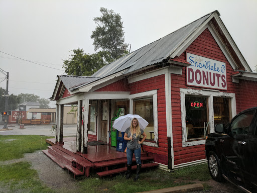 Donut Shop «Snowflake Donuts & Bakery», reviews and photos, 501 W Main St, Tomball, TX 77375, USA