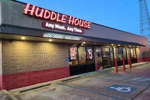 Huddle House image