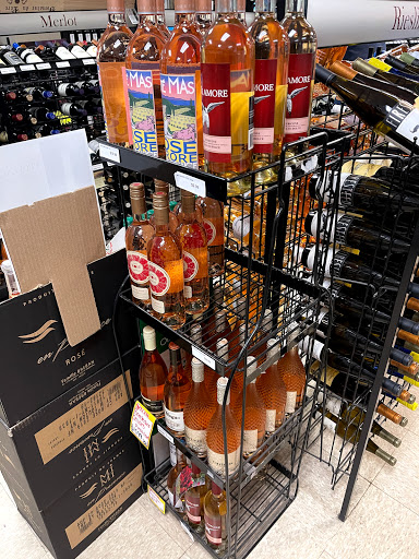 Liquor Store «One Stop Spirit Shop», reviews and photos, 339 New London Turnpike, Glastonbury, CT 06033, USA