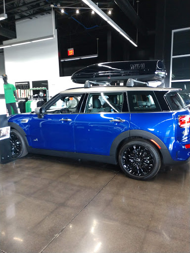 Used Car Dealer «MINI of Portland», reviews and photos, 9134 SW Canyon Rd, Portland, OR 97225, USA