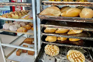 Lilly's Panaderia image