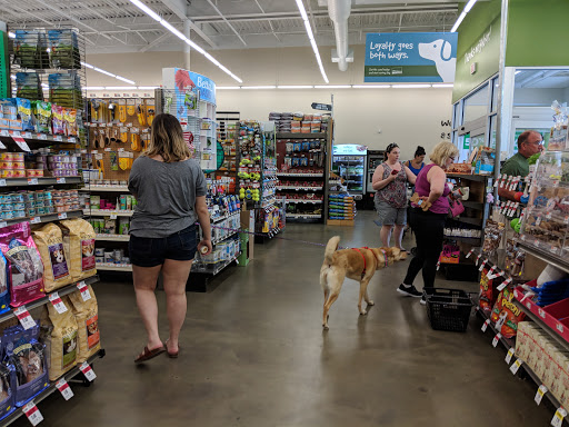 Pet Supply Store «Pet Supplies Plus», reviews and photos, 126 E Main St, Smithtown, NY 11787, USA