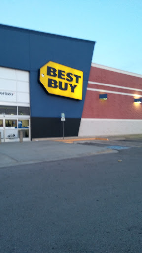 Electronics Store «Best Buy», reviews and photos, 400 26th Ave NW, Norman, OK 73069, USA