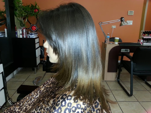 Beauty Salon «Bionic Hair Salon», reviews and photos, 5501 N Broadway St, Chicago, IL 60640, USA