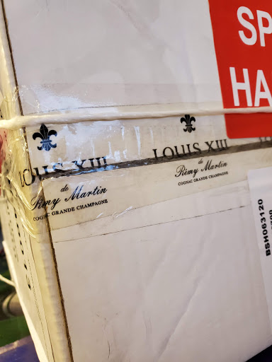 Wine Store «Ale Wine & Spirits of Powell», reviews and photos, 7560 Guard Well St, Powell, OH 43065, USA