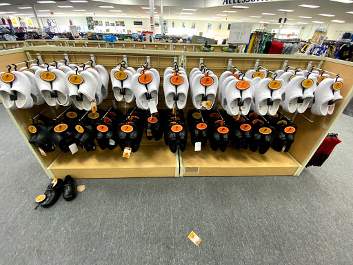 Uniform Store «Scrub Pro Uniforms & Gallo Clothing», reviews and photos, 78 Mountain Rd, Glen Burnie, MD 21060, USA