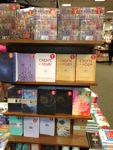 Book Store «Barnes & Noble», reviews and photos, 624 S Green River Rd, Evansville, IN 47715, USA