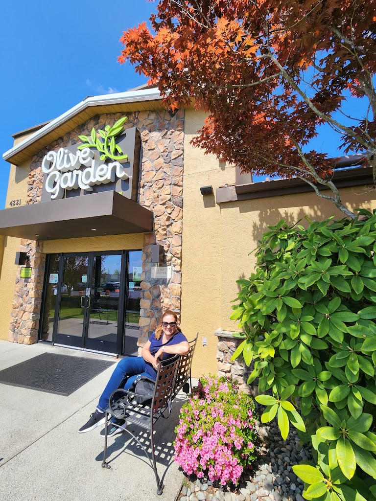 Olive Garden Italian Restaurant 98036