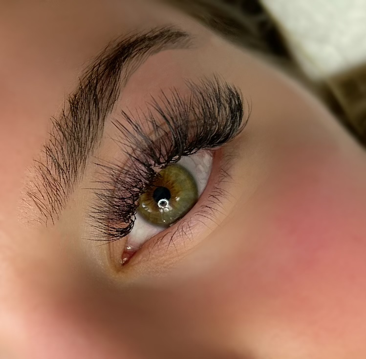 Clutch Beauty & Lashes 83704