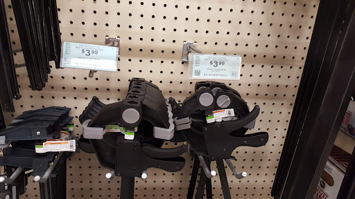 Hardware Store «Harbor Freight Tools», reviews and photos, 1335 N Mason St, Portland, OR 97217, USA