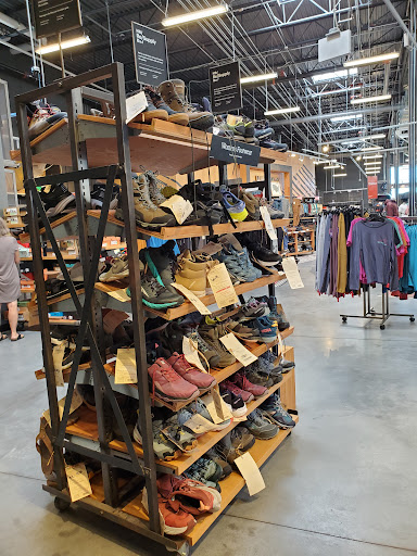 Camping Store «REI», reviews and photos, 350 Independence Blvd, Virginia Beach, VA 23462, USA