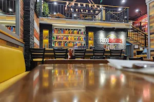 Fuddruckers Diplomatic Area- المنطقة الدبلوماسية image