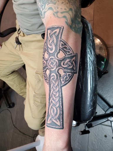 Tattoo Shop «Mr Tattoo», reviews and photos, Mr Tattoo, 673 High St, Burlington, NJ 08016, USA