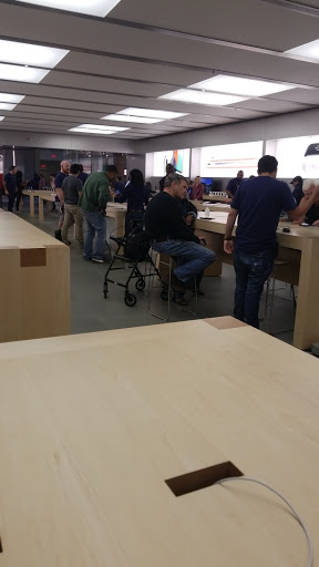 Computer Store «Apple Cherry Hill», reviews and photos, 2000 NJ-38, Cherry Hill, NJ 08002, USA