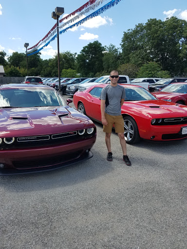 Used Car Dealer «Bluebonnet Chrysler Dodge», reviews and photos, 547 S Seguin Ave, New Braunfels, TX 78130, USA
