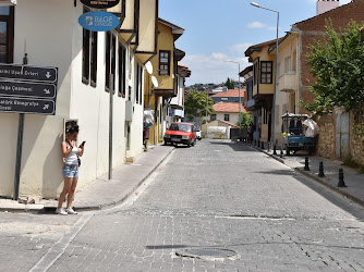 Tarihi Uşak Evleri