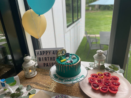 Cupcake Shop «Smallcakes: A Cupcakery of Naperville», reviews and photos, 115 E Ogden Ave #119, Naperville, IL 60563, USA