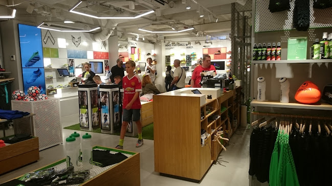 Anmeldelser af Unisport i Christianshavn - Sportsbutik