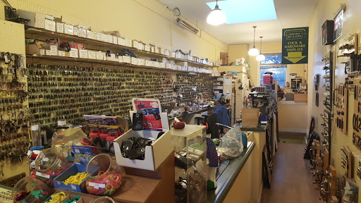 Locksmith «Glenview Key & Lock», reviews and photos, 4197 Park Blvd, Oakland, CA 94602, USA
