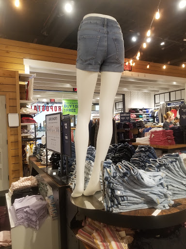 Clothing Store «Aéropostale», reviews and photos, 200 Baychester Ave, Bronx, NY 10475, USA