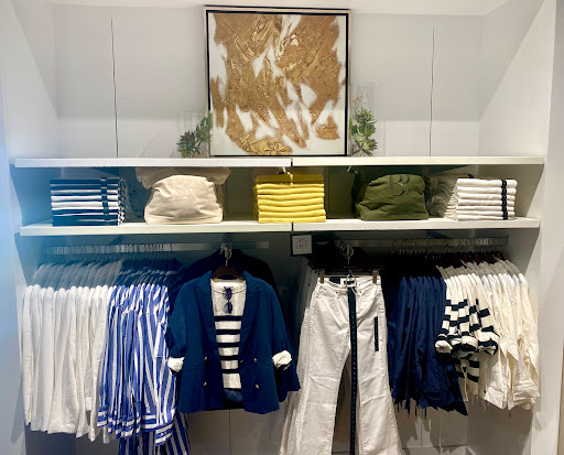 Clothing Store «Banana Republic», reviews and photos, 454 Evergreen Ct, Central Valley, NY 10917, USA