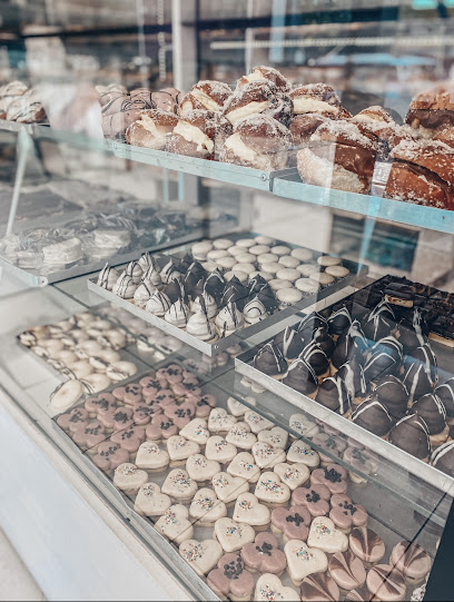 LA PLATENSE. Panadería, confitería.