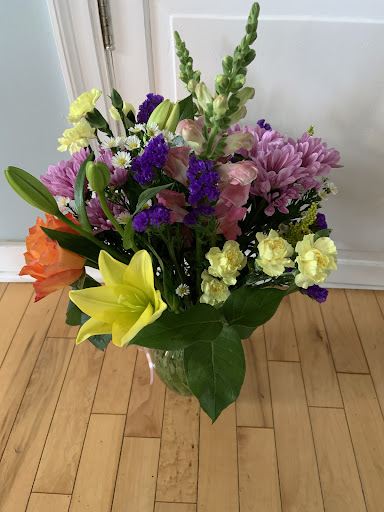 Florist «Back to the Fuchsia - A Flower Shop», reviews and photos, 439 Butler St, Saugatuck, MI 49453, USA