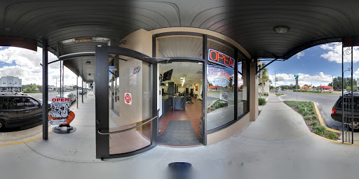 Barber Shop «Bulldogs Barber Shop», reviews and photos, 89 N Central Ave, Umatilla, FL 32784, USA