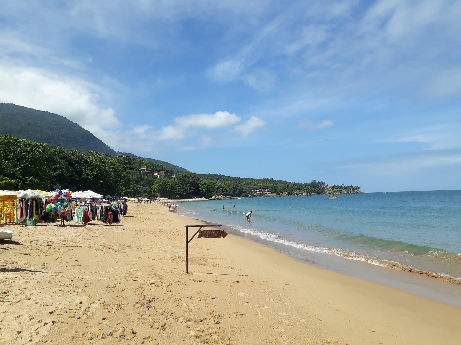 Foto de Praia do Curral com água cristalina superfície