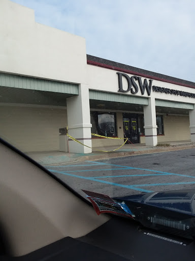 Shoe Store «DSW Designer Shoe Warehouse», reviews and photos, 1366 Hooper Ave, Toms River, NJ 08753, USA