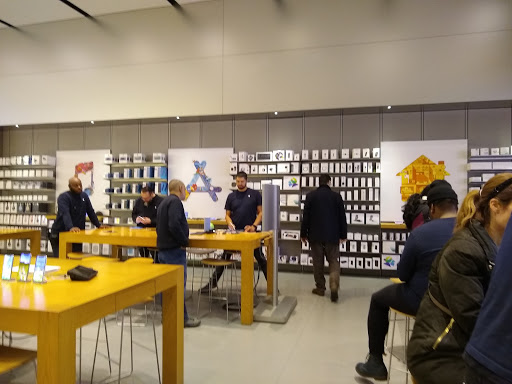 Computer Store «Apple Oakbrook», reviews and photos, 70 Oakbrook Center, Oak Brook, IL 60523, USA