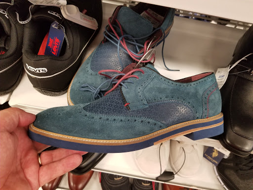 Clothing Store «Ross Dress for Less», reviews and photos, 921 E Commercial Blvd, Oakland Park, FL 33334, USA