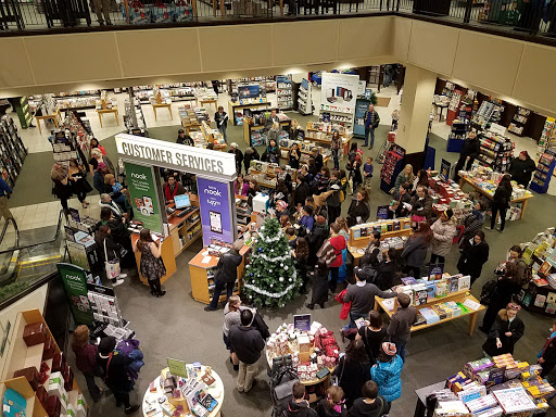 Book Store «Barnes & Noble», reviews and photos, 5755 N Bayshore Dr, Glendale, WI 53217, USA