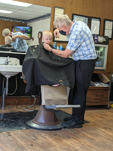 Barber Shop «Altoona Barber & Beauty Shop», reviews and photos, 109 2nd St SE, Altoona, IA 50009, USA