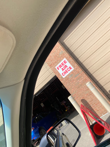 Discount Tire Store - Rochester Hills, MI, 3809 S Rochester Rd, Rochester Hills, MI 48307, USA, 